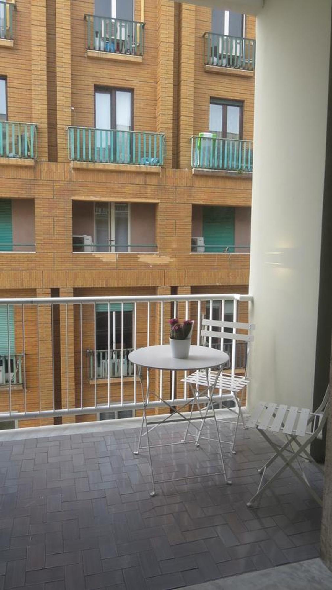 Skyhouse Beverello Naples Bilik gambar