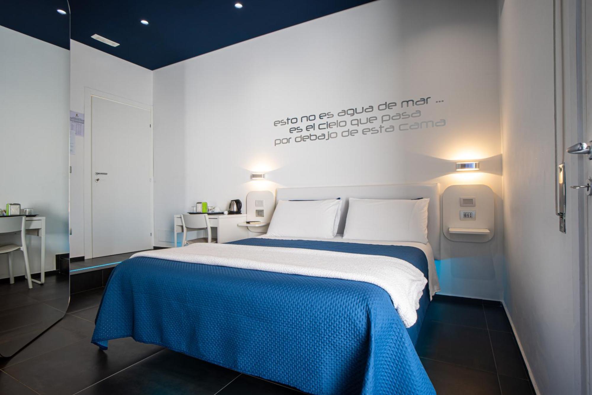 Skyhouse Beverello Naples Luaran gambar