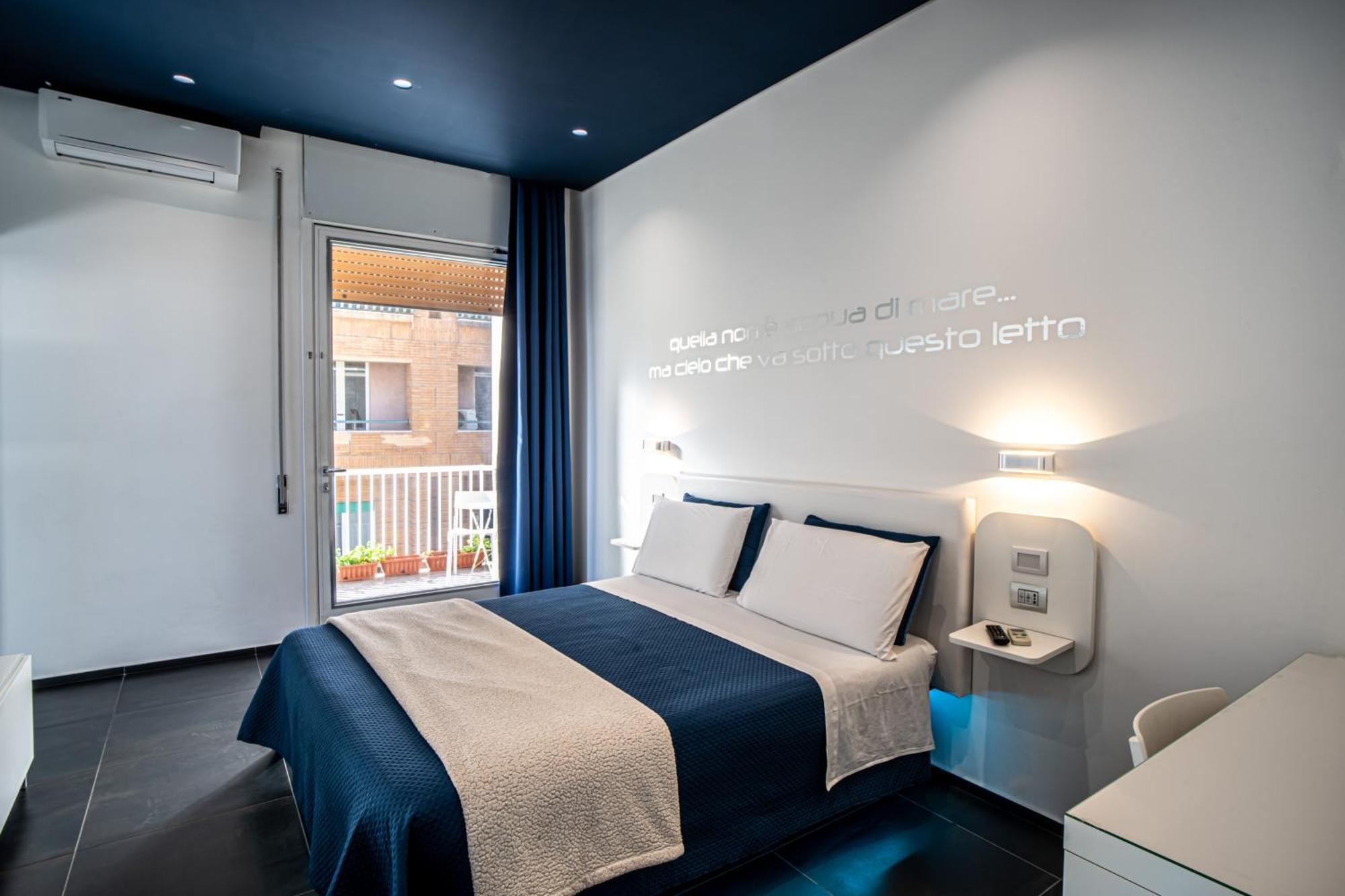 Skyhouse Beverello Naples Luaran gambar