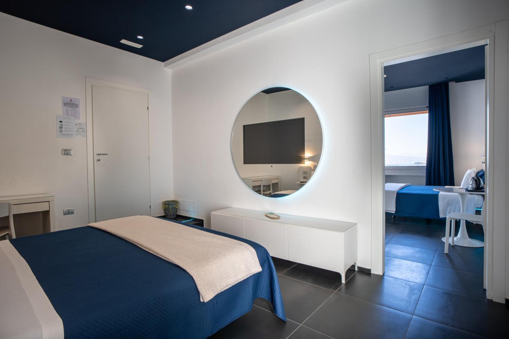 Skyhouse Beverello Naples Luaran gambar
