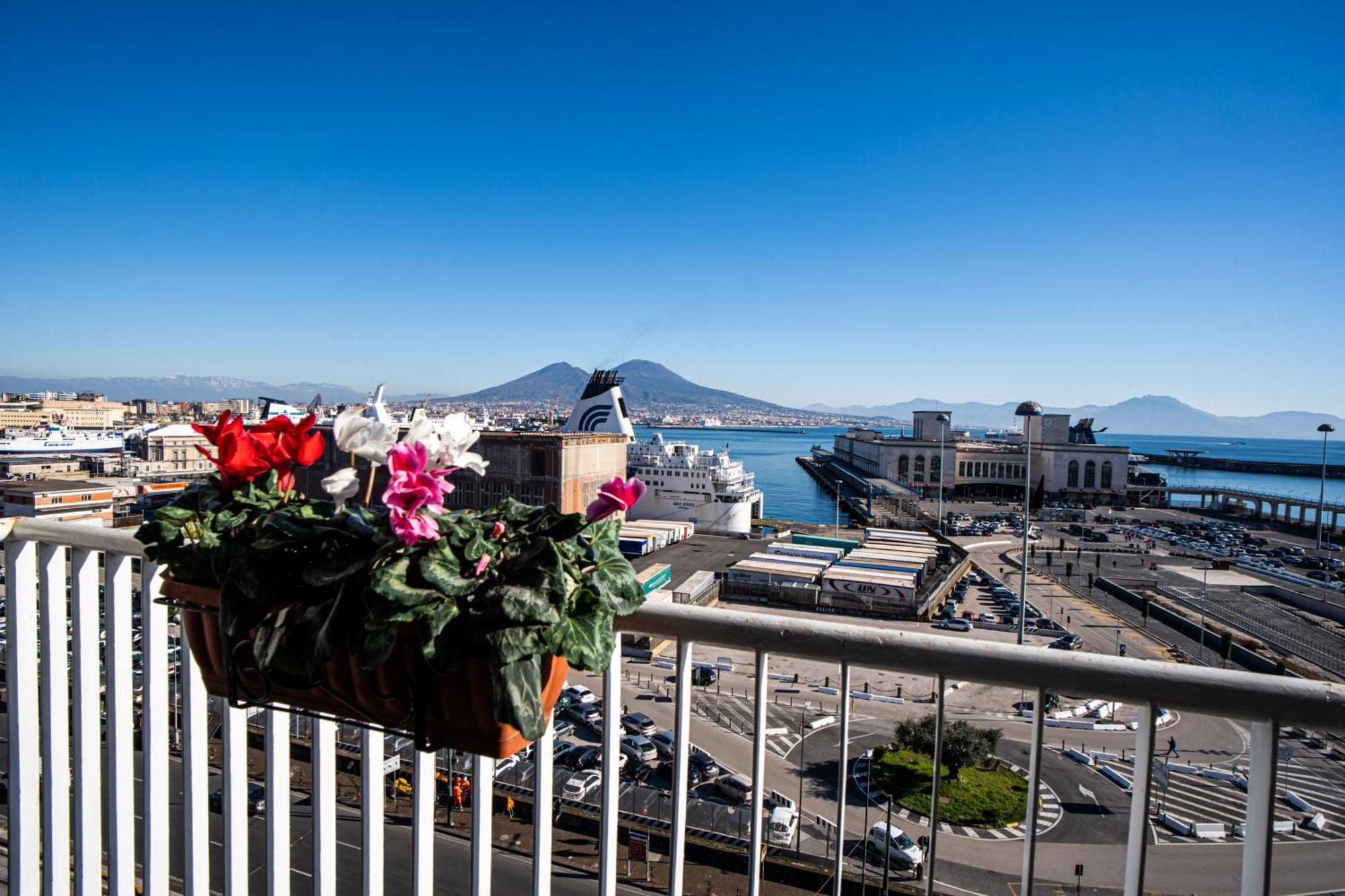 Skyhouse Beverello Naples Luaran gambar
