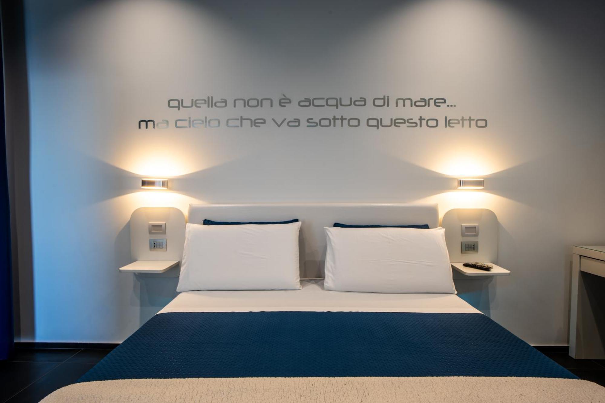 Skyhouse Beverello Naples Luaran gambar